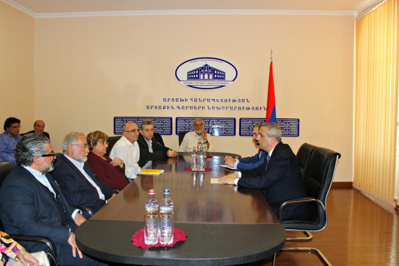 Министр иностранных дел Арцаха принял делегацию благотворительного фонда «Туфенкян»