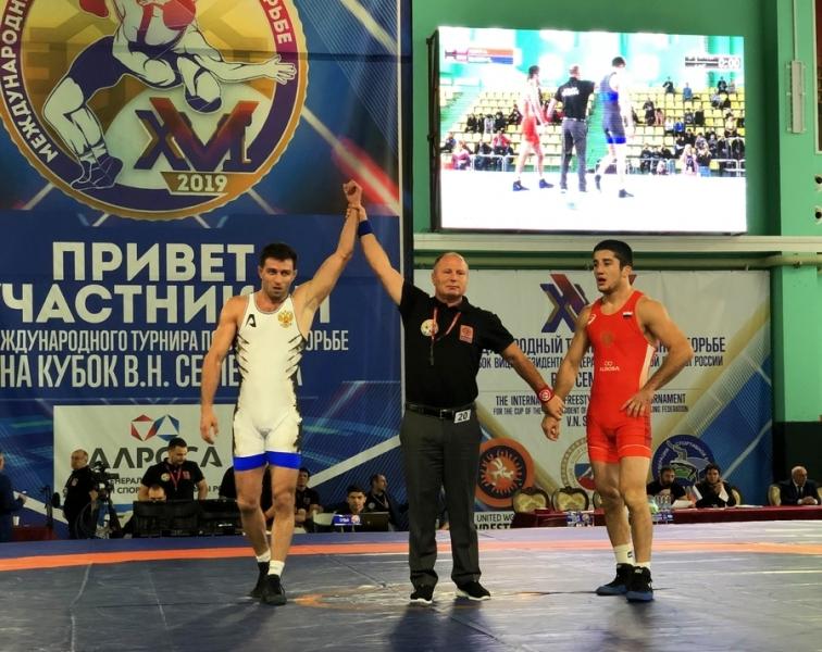 В Югре проходит Международный турнир по вольной борьбе на кубок Владимира Семенова