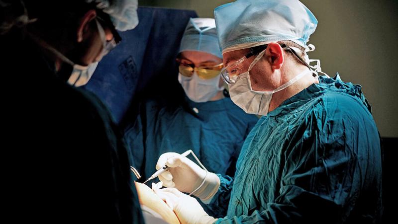 Московские хирурги прооперировали тульского подростка после удара током