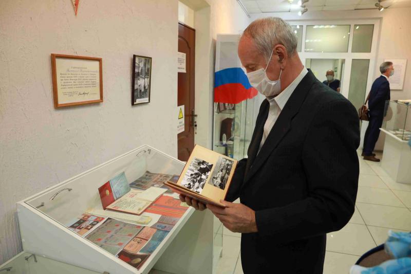 Выставка к 90-летию легендарного атомщика Виталия Седова открылась в музее Нововоронежской АЭС