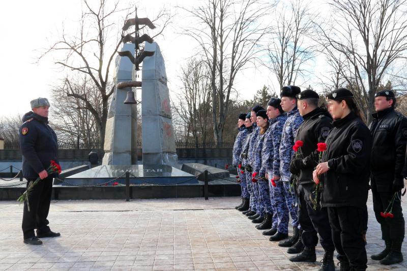 В Ростовской области офицеры Росгвардии почтили память воинов-интернационалистов