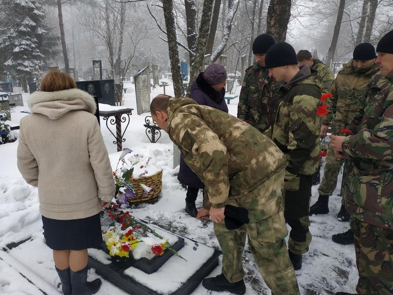 В Ставрополе сотрудники ОМОН почтили память погибшего боевого товарища