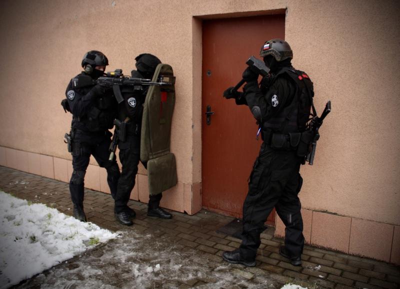 В Калининграде при содействии офицеров СОБР Росгвардии задержаны пособники запрещенной террористической организации