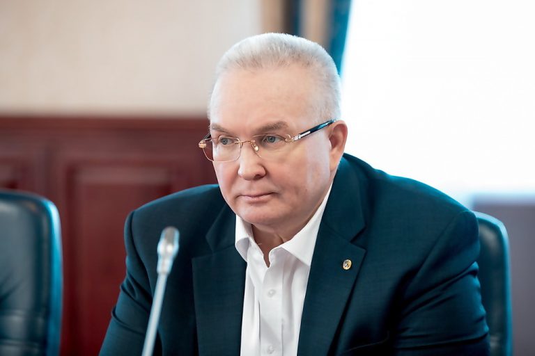 Владимир Семенов прокомментировал послание президента Федеральному Собранию