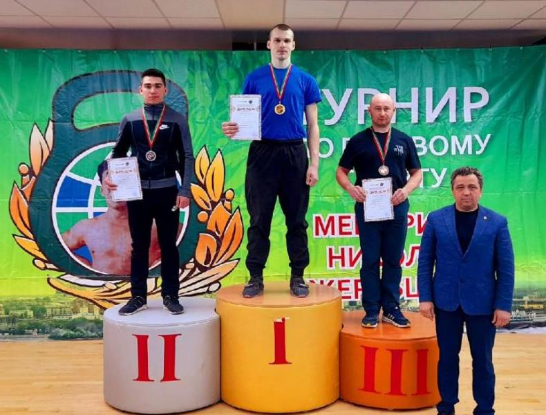 Военнослужащий Росгвардии завоевал «золото» на всероссийских соревнованиях по гиревому спорту в Казани