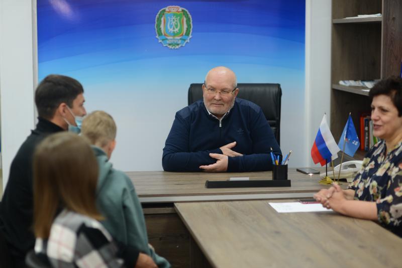 Владимир Семёнов провёл тематический приём граждан по личным вопросам