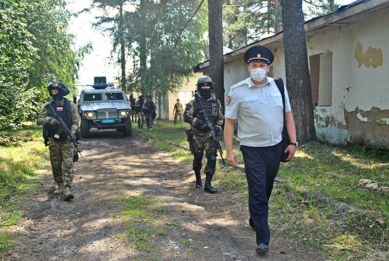 В Кировской области спецназ Росгвардии провел тренировку в рамках оперативно-стратегического учения «Заслон-2021»