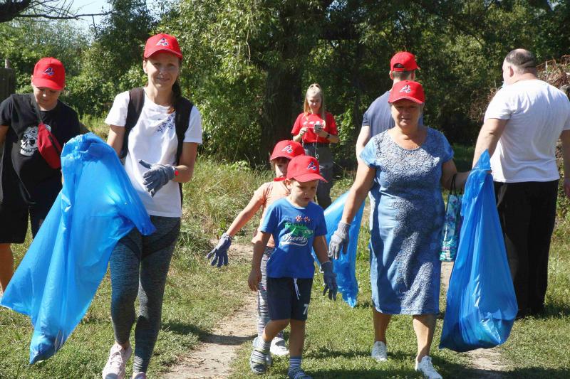 В Нововоронеже волонтеры очистили от мусора Алёновский ручей