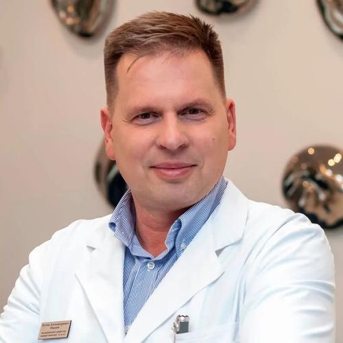 Главный врач клиники НАКФФ Антон Иванов: «Мы используем мультидисциплинарный подход к лечению онкологических больных»
