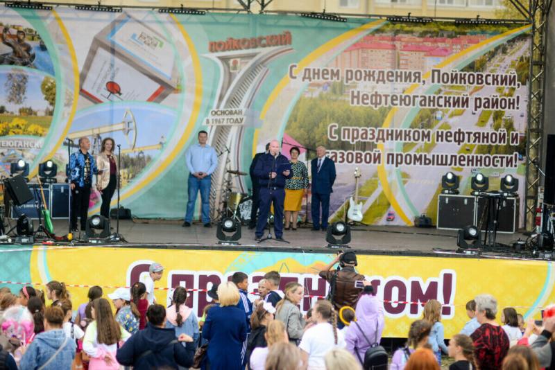 Владимир Семенов принял участие в праздничных мероприятиях в Пойковском
