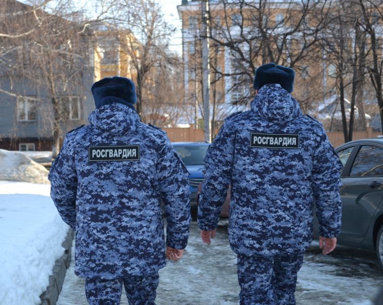 В Димитровграде сотрудники вневедомственной охраны Росгвардии задержали гражданку, подозреваемую в краже
