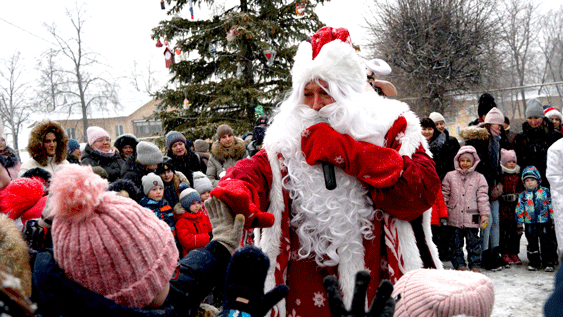 Сотрудники и военнослужащие Росгвардии вместе с детьми приняли участие в открытии новогодней елки в городском парке города Ульяновска