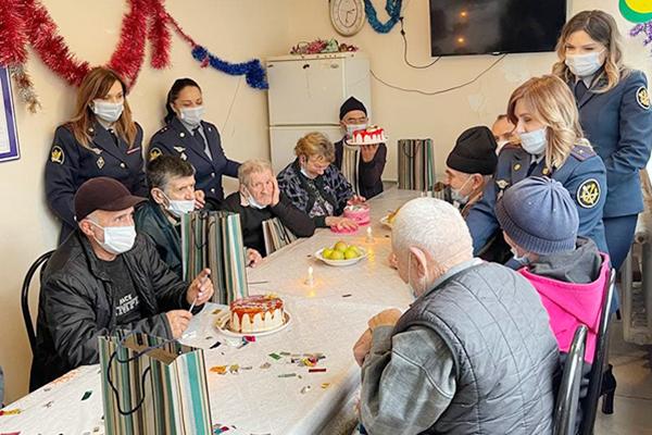 УФСИН России по Республике Дагестан организовало благотворительную акцию по оказанию помощи лицам без определенного места жительства