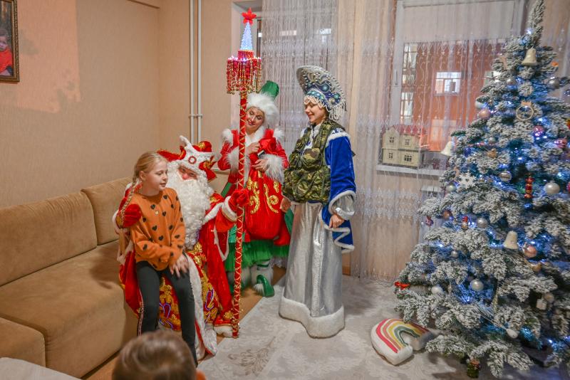 Дед Мороз специального назначения поздравил детей сотрудников ставропольского ОМОН Росгвардии