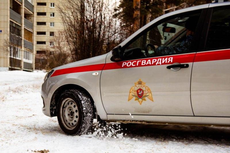 В Екатеринбурге сотрудники Росгвардии задержали рецидивистку, объявленную в федеральный розыск