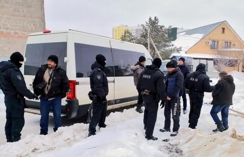 В Оренбурге при поддержке ОМОН Росгвардии сотрудники полиции провели рейдовое мероприятие на территории строящихся объектов