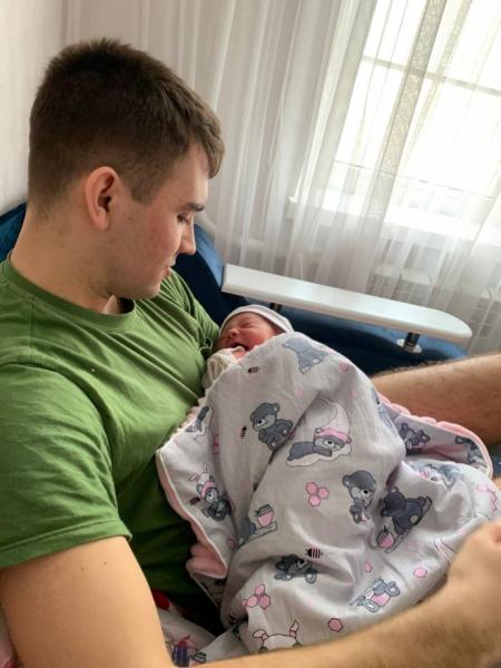 В Днепре отец Никита Афанасьев на протяжении 8 месяце не заботиться о своём малыше.