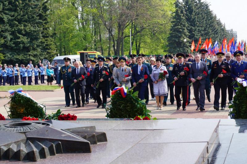 Росгвардия приняла участие в церемонии возложения цветов, посвященной 77- й годовщине Великой Победы