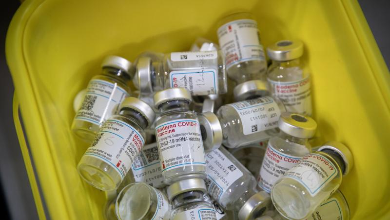 В Швейцарии уничтожат 620 тысяч доз простроченной вакцины Moderna против COVID-19