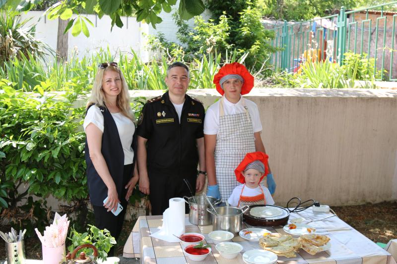Военные следователи поздравили воспитанников подшефного севастопольского детского дома с Международным днем защиты детей