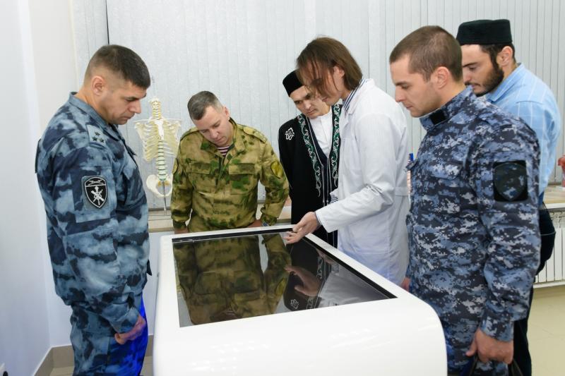 Офицеры Росгвардии приняли участие в организации курсов начальной военной подготовки для добровольцев Ямала