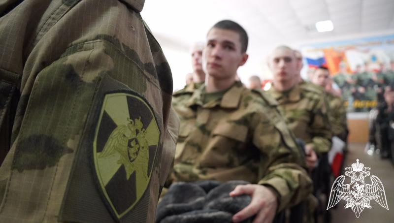 В Саратове военнослужащие территориального управления Росгвардии встретились с будущими солдатами срочной службы