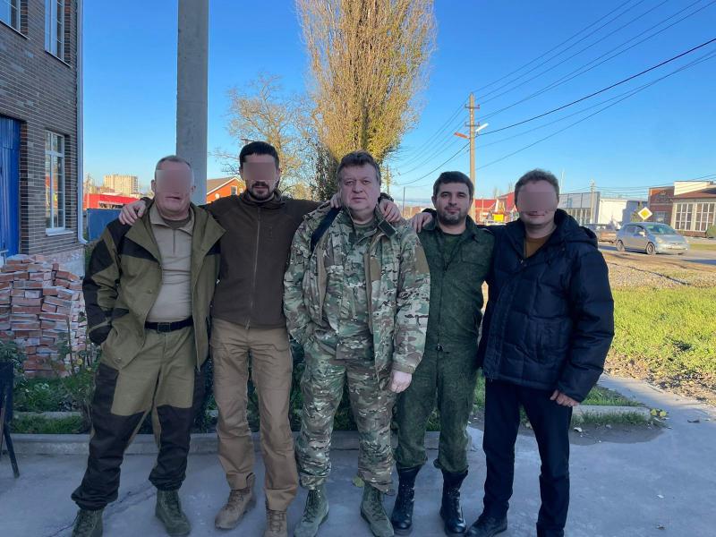 Член Совета ветеранов управления Росгвардии по Челябинской области посетил бойцов челябинского ОМОН в ЛНР и ДНР