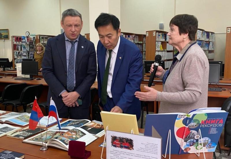 Выставку «Монголия и Сибирь» открыли в Иркутском политехе