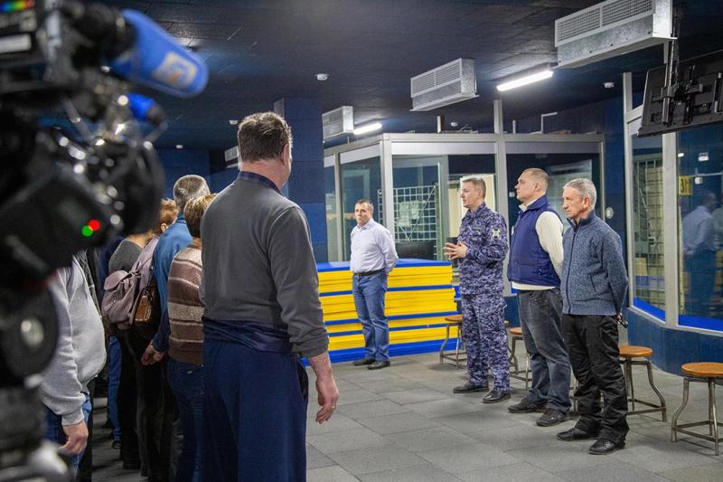 Челябинские росгвардейцы рассказали журналистам о деятельности центра лицензионно-разрешительной работы