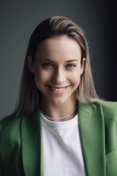 Актриса из Омска Алена Савастова рассказала о своей роли в новом третьем сезоне сериала «Патриот» и том, как пришла в профессию