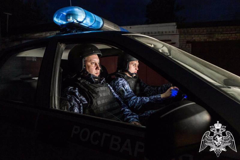 В Рязани наряд Росгвардии задержал гражданина, подозреваемого в повреждении трех автомобилей