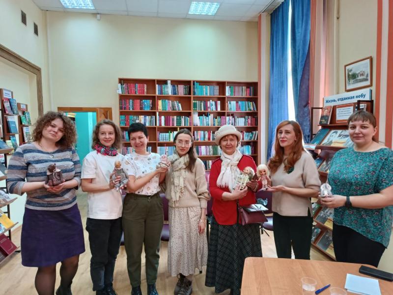 В муниципальных библиотеках стартовал проект «130 лиц Новосибирска»