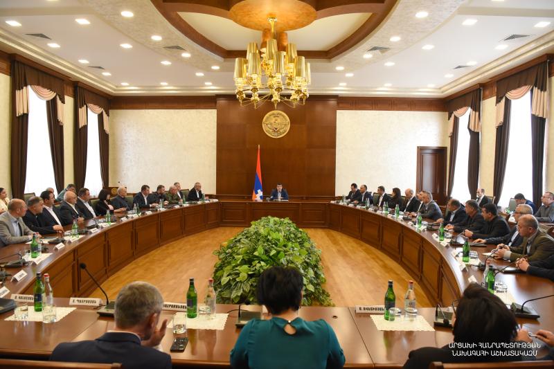 Президент Нагорного Карабаха провел совещание по обеспечению безопасности страны в условиях полной блокады