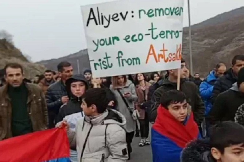 Полная блокада со стороны Азербайджана создаёт в Нагорном Карабахе новые экзистенциальные проблемы