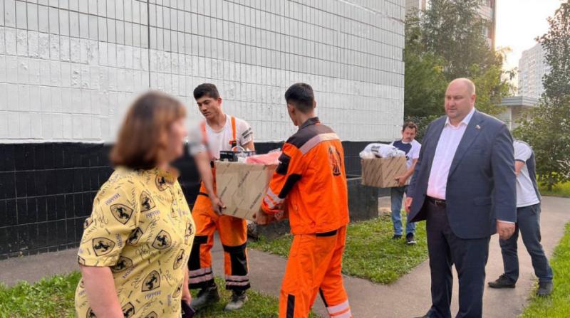 Кирилл Кудряшов оказал гуманитарную помощь переселенцам с Украины