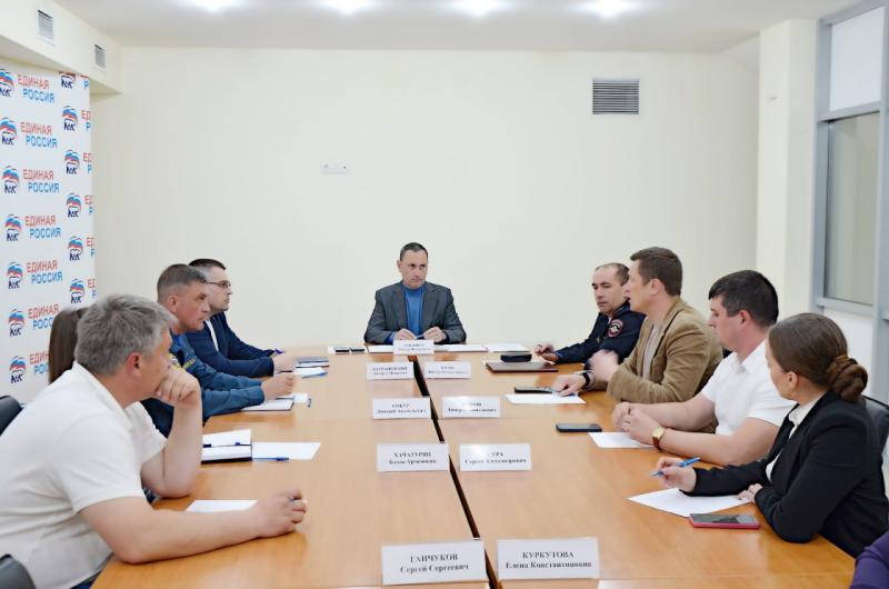 Депутат ЗСК Виктор Тепляков провёл совещание по вопросу безопасности на пляжах зимой