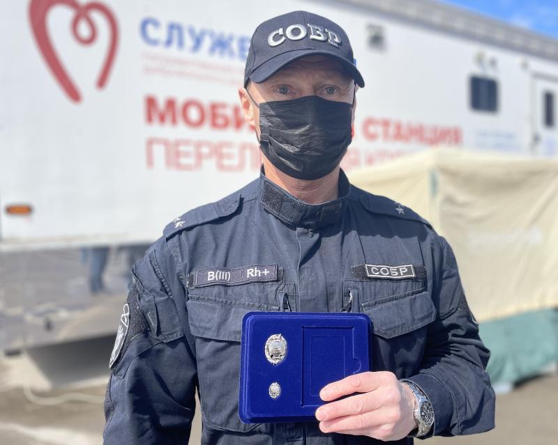 Офицер спецназа Росгвардии удостоен звания «Заслуженный донор Иркутской области»
