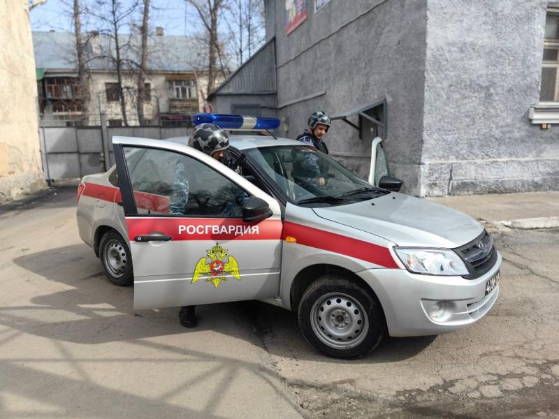 В Ульяновске сотрудники Росгвардии задержали подозреваемого в краже