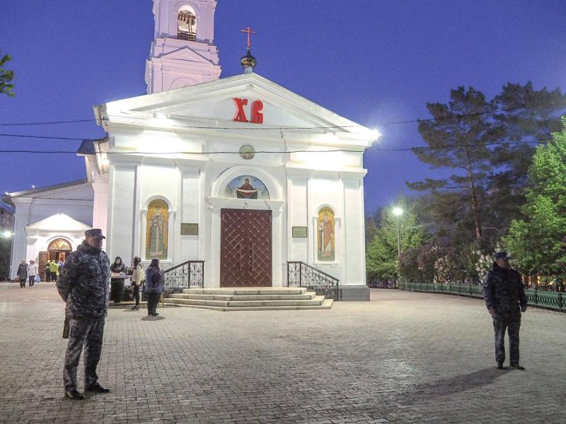  Росгвардия в Оренбургской области обеспечила безопасность празднования православной Пасхи