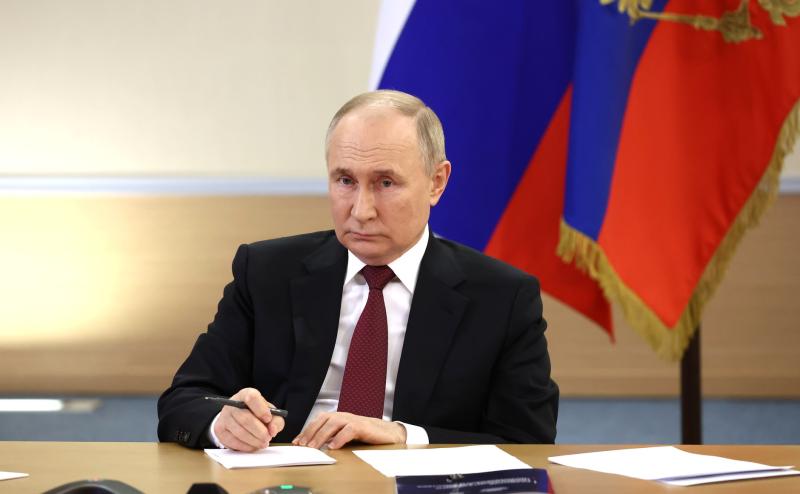 Президент Путин наградил семь жителей Новосибирской области