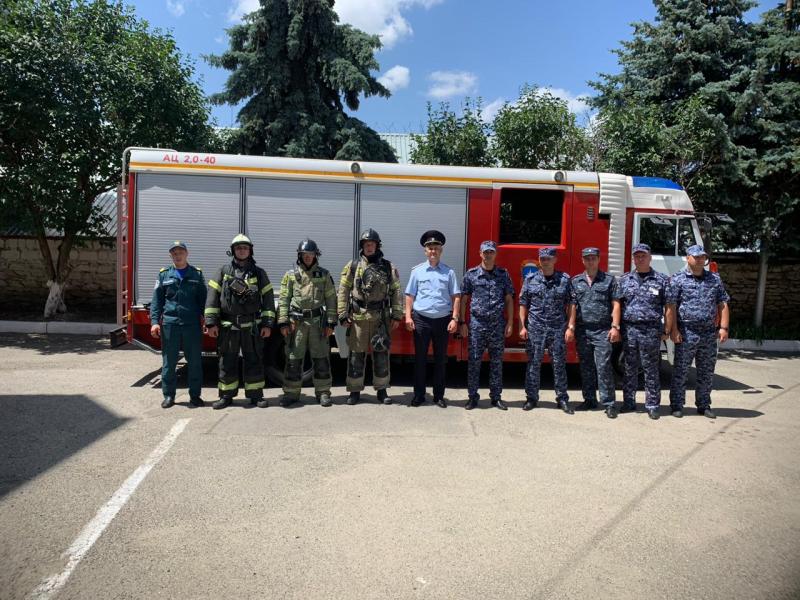 Межведомственное пожарно-тактическое учение Росгвардии и МЧС прошло в Ставрополе