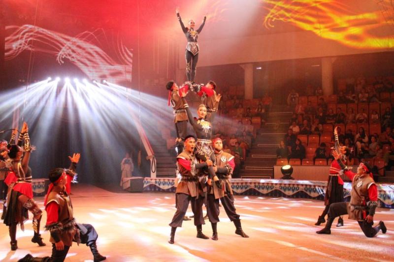 : На этом VII Международный цирковой фестиваль «МАМОНТёнок-2024» не прощается со 
зрителями - Театр и Концерт, Россия и Дети, Культура