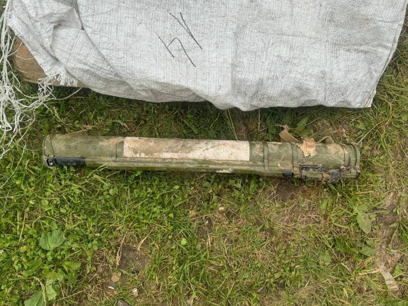 Сотрудники ОМОН Росгвардии обследовали обнаруженный местным жителем гранатомет в Иркутской области